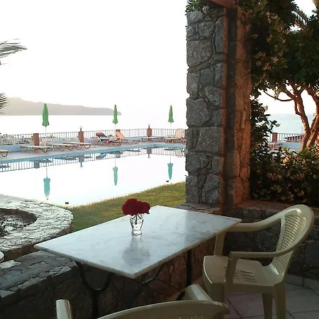 Aparthotel Eliros 2*